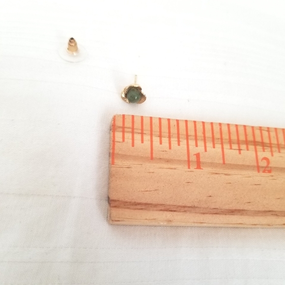 Vintage Gold Chrysoprase Earring Single - Picture 4 of 4